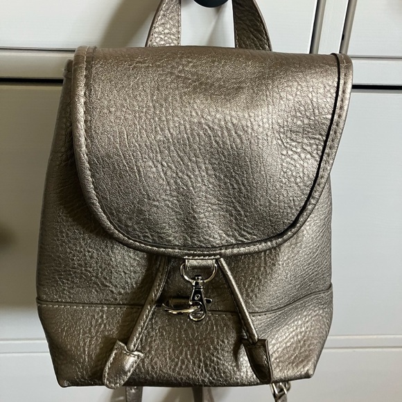 FREE PEOPLE ESSENTIAL MINI BACKPACK VEGAN LEATHER - Picture 2 of 8
